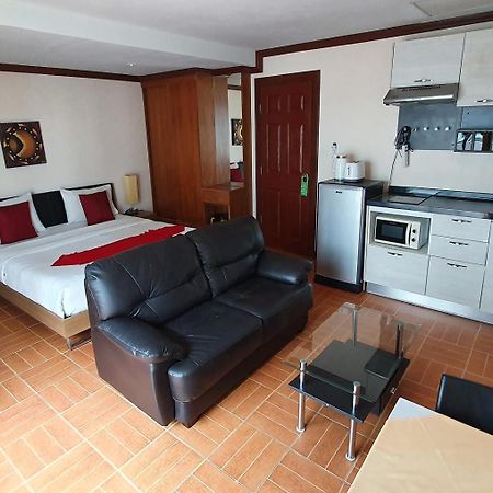 Patong Karlssons Hotel Extérieur photo