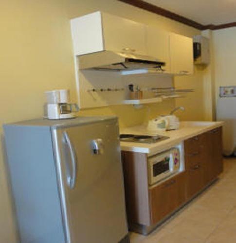 Patong Karlssons Hotel Extérieur photo
