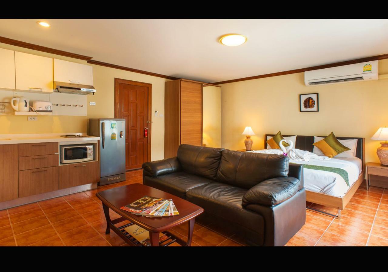 Patong Karlssons Hotel Extérieur photo