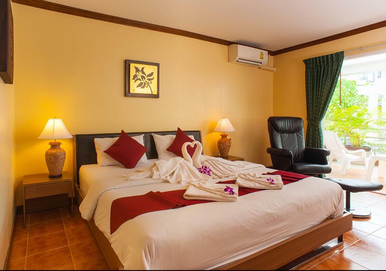 Patong Karlssons Hotel Extérieur photo