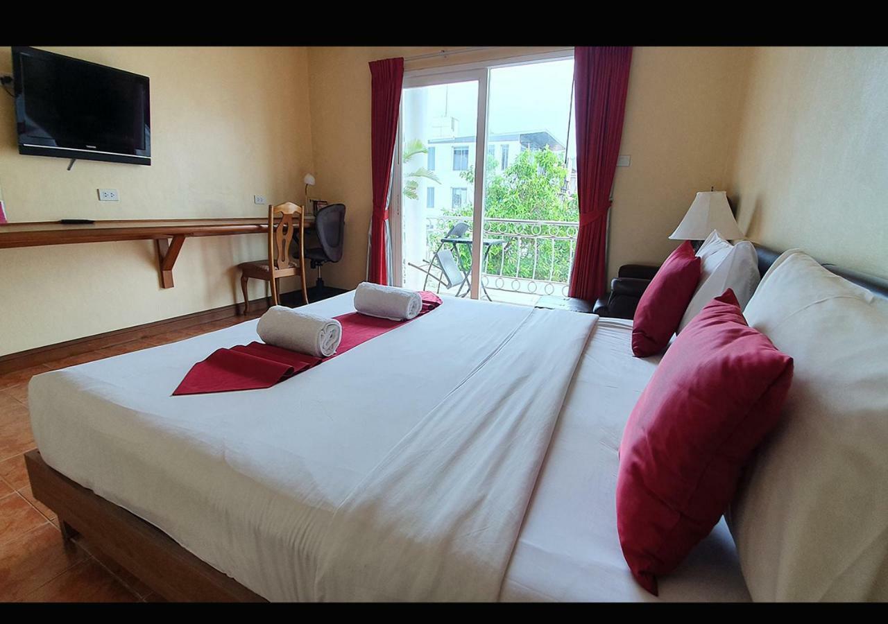 Patong Karlssons Hotel Extérieur photo