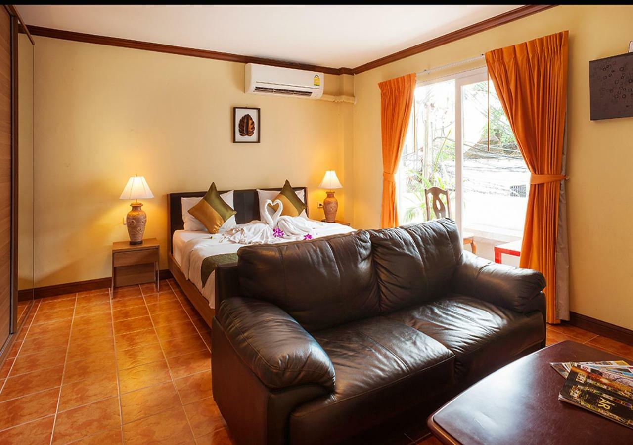 Patong Karlssons Hotel Extérieur photo